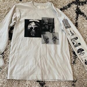 Men’s One Of These Days Graphic Tee Size Small Light Gray